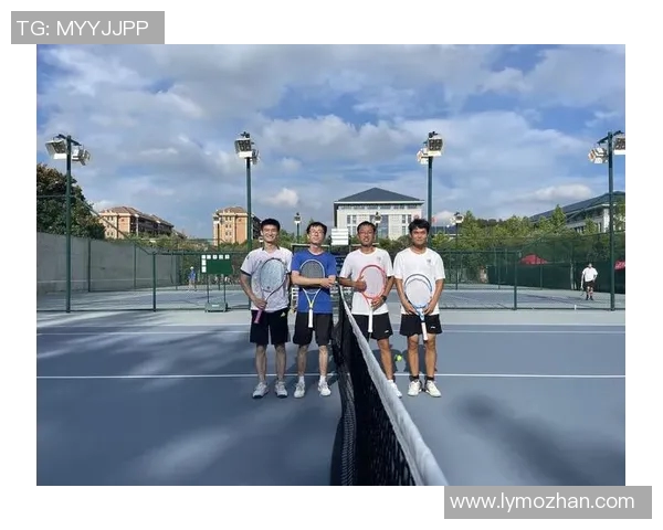 上海网球队在邀请赛中的团队协作表现分析与点评